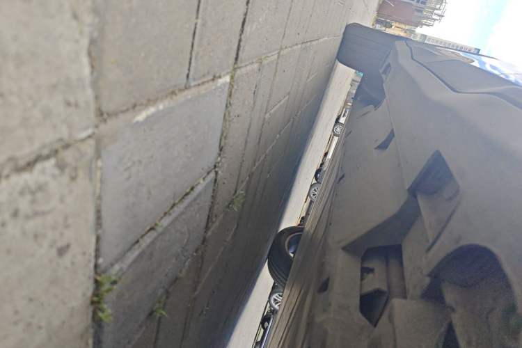 Used NETA U 2021 Pro 610 Fire-Seeking Edition Chassis Front Right