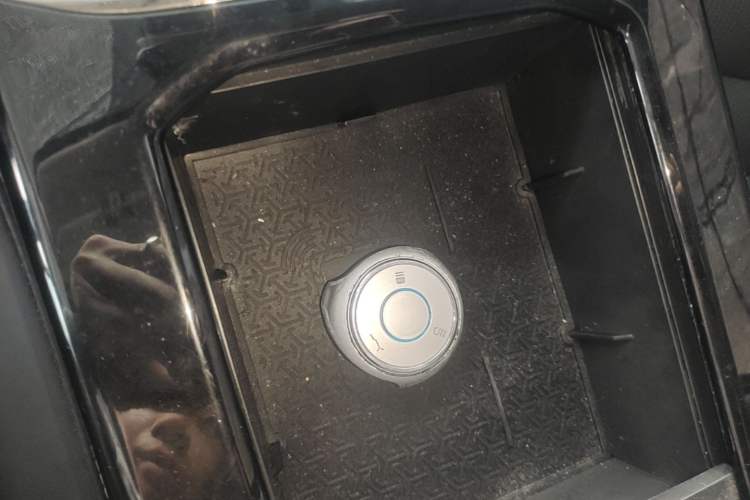 Used NETA U 2021 Pro 610 Fire-Seeking Edition Interior 1