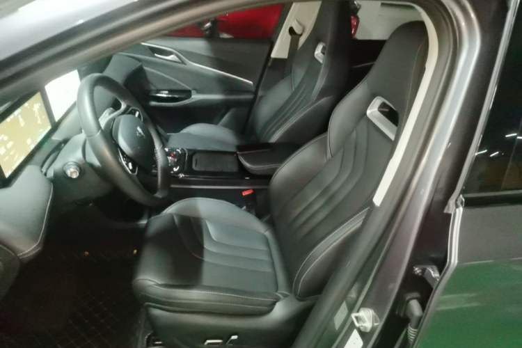 Used NETA U 2021 Pro 400 Cruiser Edition Left Front Seat