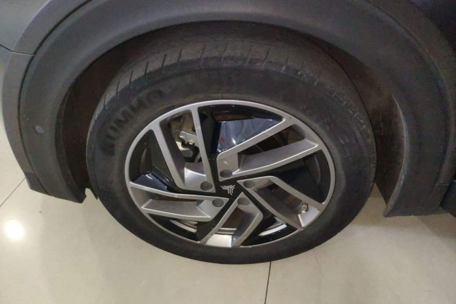 Used NETA U 2021 Pro 500 Lunar Edition Left Front Wheel Hub