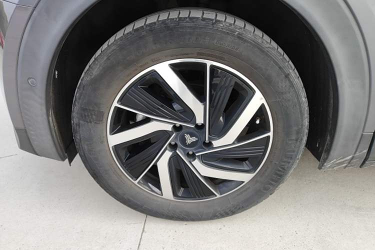 Used NETA U 2021 Pro 500 Deluxe Driving Edition Left Front Wheel Hub