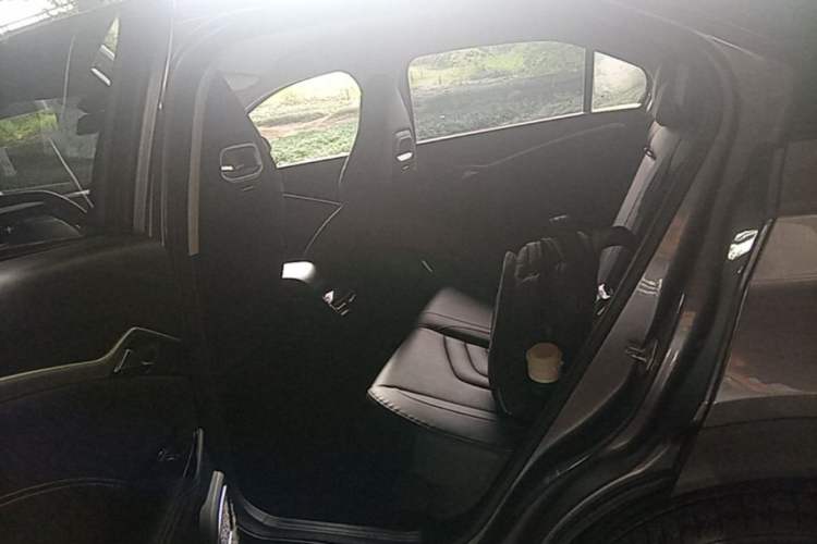Used NETA U 2021 Pro 400 Cruiser Edition Left Rear Seat