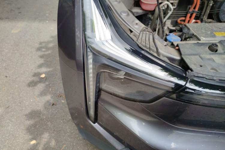 Used NETA U 2021 Pro 400 Cruiser Edition Right Front Headlight