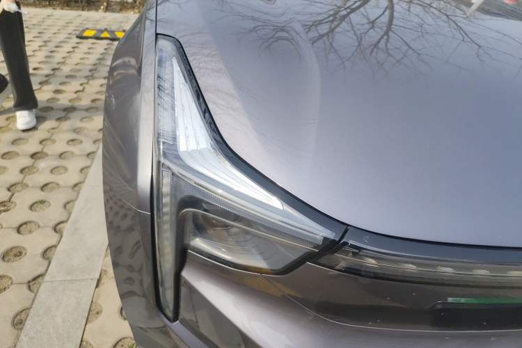 Used NETA U 2021 Pro 400 Cruiser Edition Right Front Headlight