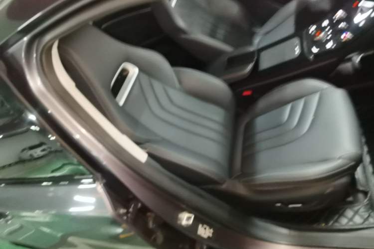 Used NETA U 2021 Pro 400 Cruiser Edition Right Front Seat
