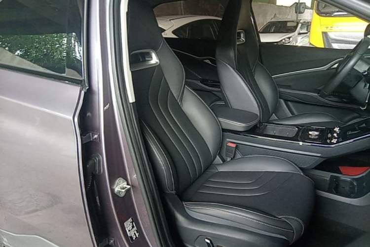 Used NETA U 2021 Pro 400 Cruiser Edition Right Front Seat