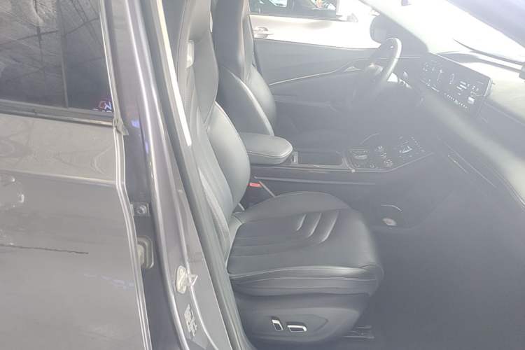 Used NETA U 2021 Pro 610 Fire-Seeking Edition Right Front Seat