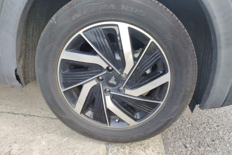 Used NETA U 2021 Pro 400 Cruiser Edition Right Front Wheel Hub