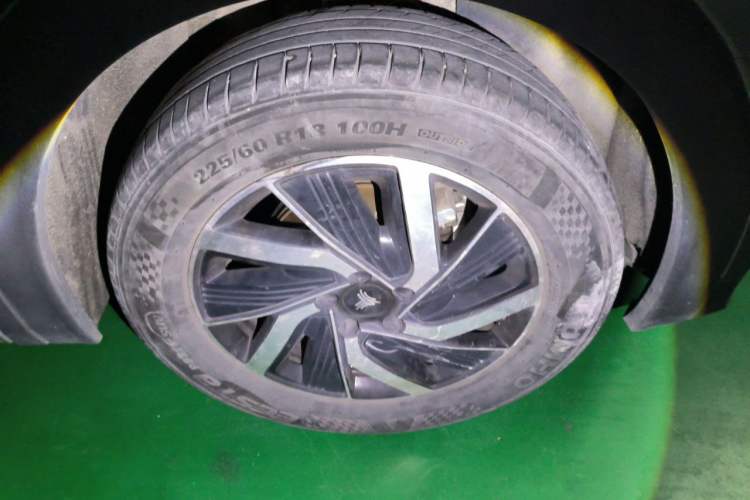 Used NETA U 2021 Pro 400 Cruiser Edition Right Front Wheel Hub
