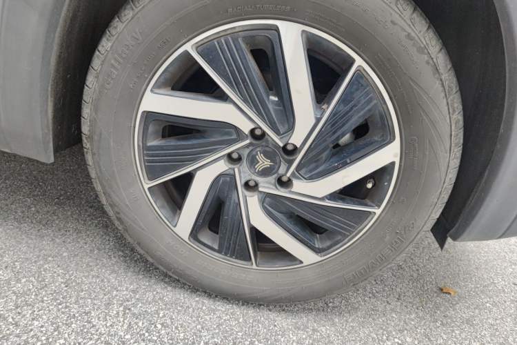 Used NETA U 2021 Pro 400 Cruiser Edition Right Front Wheel Hub