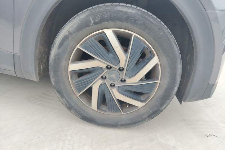 Used NETA U 2021 Pro 400 Cruiser Edition Right Front Wheel Hub