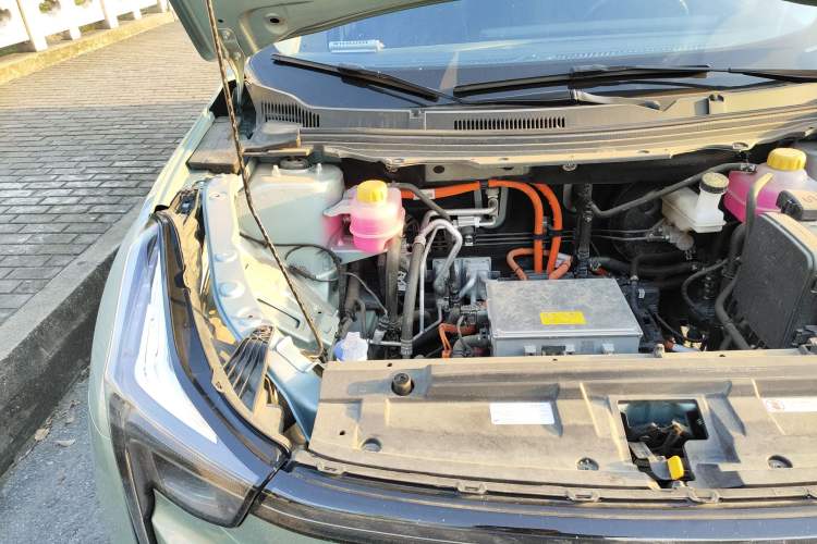 Used NETA U 2021 Pro 400 Cruiser Edition Engine Bay Right
