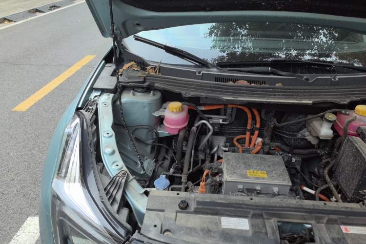 Used NETA U 2021 Pro 400 Cruiser Edition Engine Bay Right