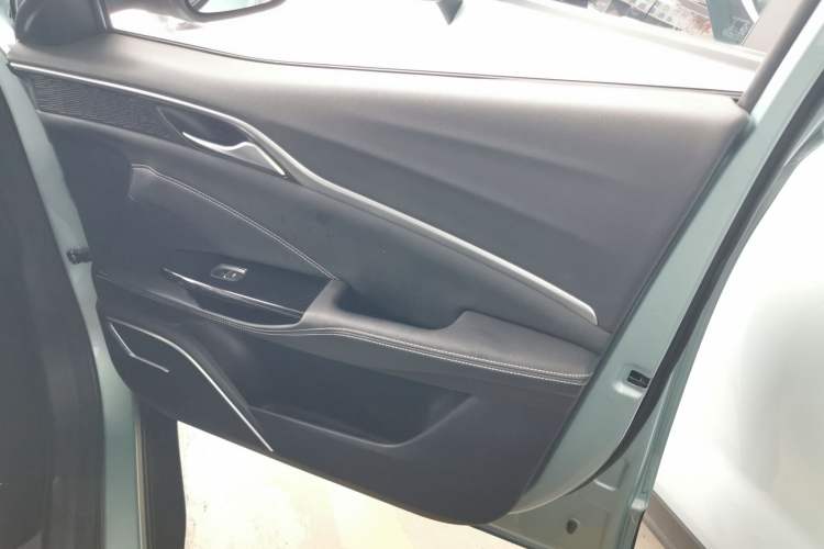 Used NETA U 2021 Pro 400 Industry Custom Edition Interior 5