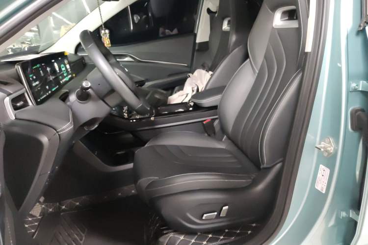 Used NETA U 2021 Pro 500 Lunar Edition Left Front Seat