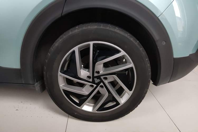 Used NETA U 2021 Pro 500 Lunar Edition Left Rear Wheel Hub