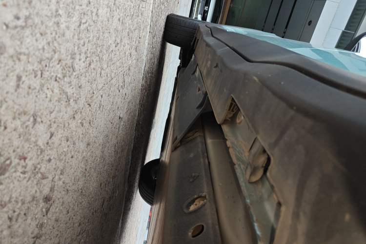Used NETA U 2021 Pro 400 Industry Custom Edition Left Side Sill