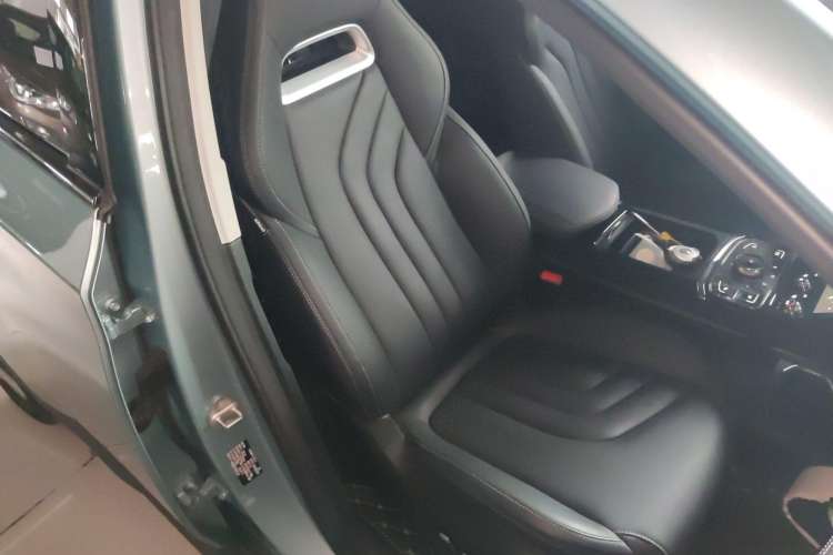 Used NETA U 2021 Pro 500 Lunar Edition Right Front Seat