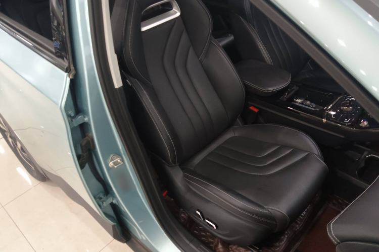 Used NETA U 2021 Pro 400 Cruiser Edition Right Front Seat