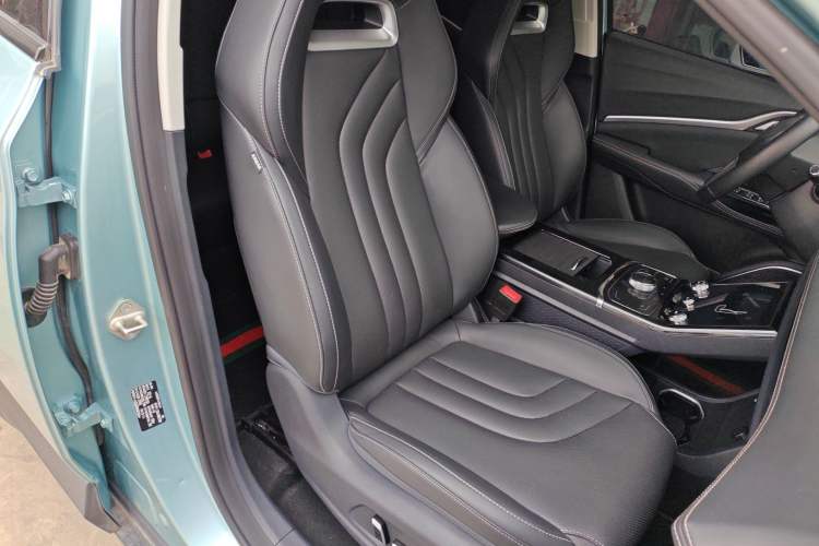 Used NETA U 2021 Pro 400 Premium Driving Edition Right Front Seat