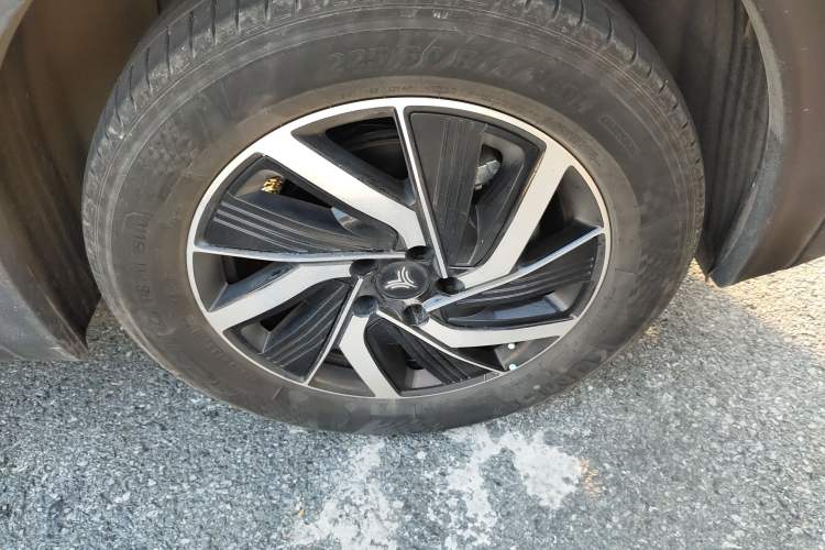 Used NETA U 2021 Pro 400 Cruiser Edition Right Front Wheel Hub