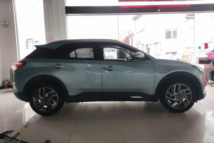 Used NETA U 2021 Pro 500 Lunar Edition Right Side