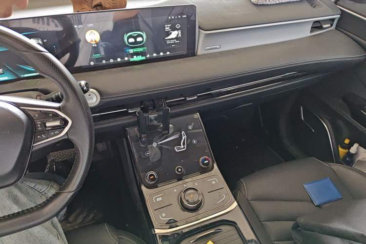 Used NETA U 2021 Pro 400 Cruiser Edition Audio And AC Panel