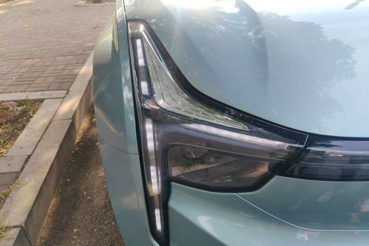 Used NETA U 2021 Pro 400 Industry Custom Edition Right Front Headlight