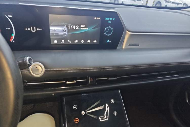 Used NETA U 2021 Revised Pro 400 Premium Driving Edition Audio And AC Panel