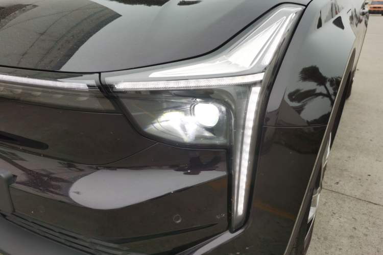 Used NETA U 2021 Pro 610 Industry Custom Edition Left Front Headlight
