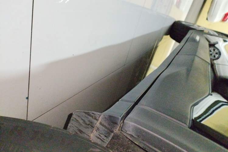 Used NETA U 2021 Pro 610 Fire-Seeking Edition Left Side Sill