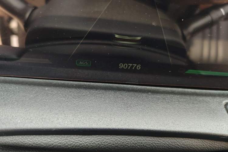 Used NETA U 2021 Pro 500 Lunar Edition Odometer Close Up