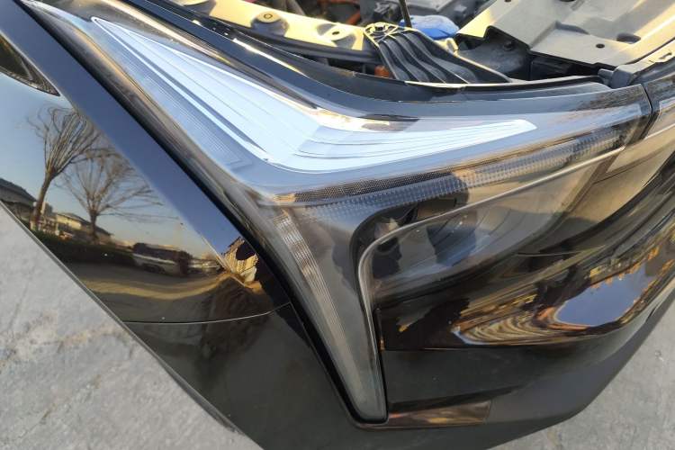 Used NETA U 2021 Pro 400 Cruiser Edition Right Front Headlight