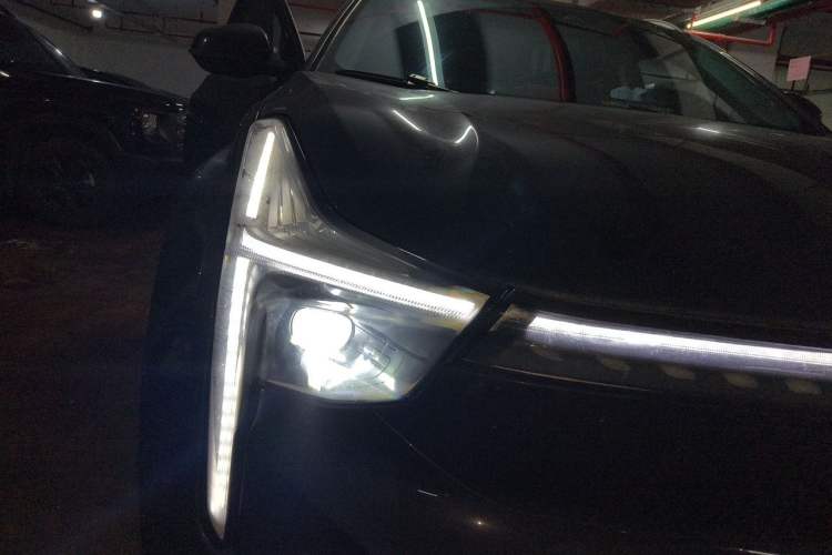 Used NETA U 2021 Pro 500 Lunar Edition Right Front Headlight
