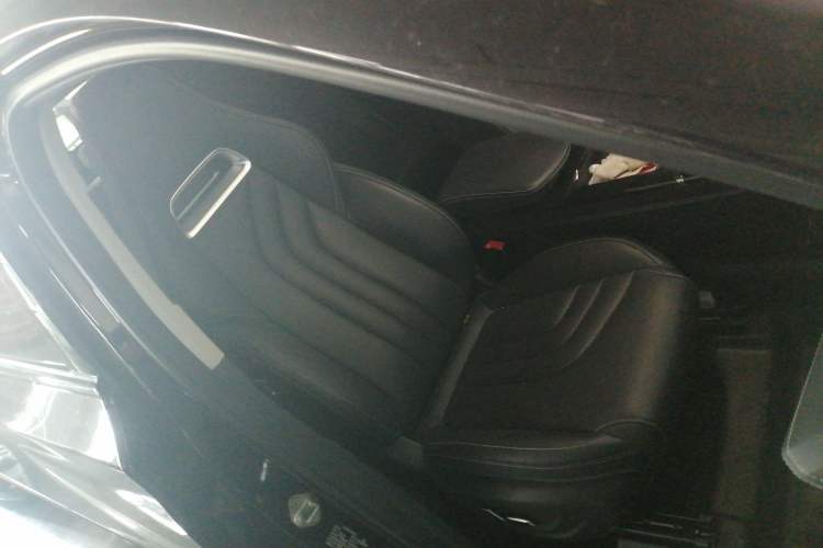 Used NETA U 2021 Pro 500 Lunar Edition Right Front Seat