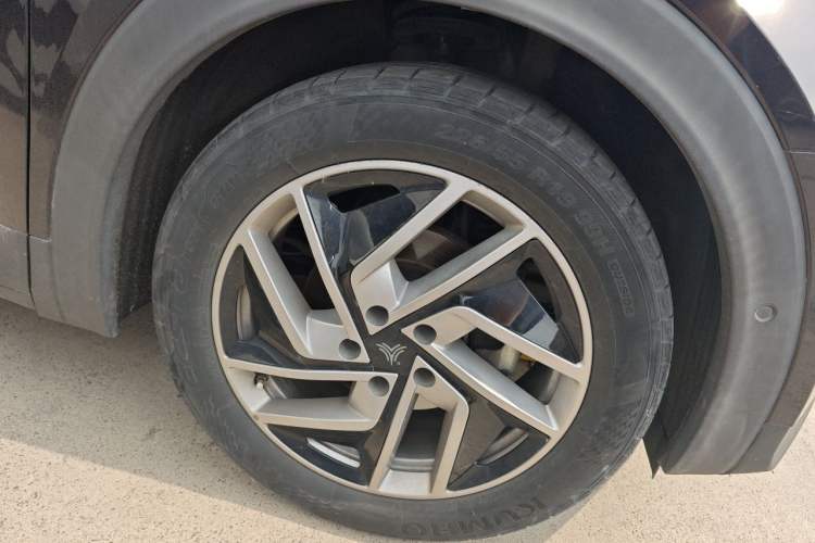 Used NETA U 2021 Pro 500 Lunar Edition Right Front Wheel Hub
