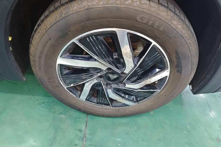 Used NETA U 2021 Revised Pro 400 Premium Driving Edition Right Front Wheel Hub