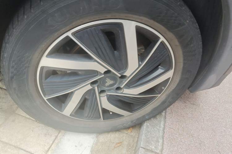 Used NETA U 2021 Pro 500 Global Edition Right Front Wheel Hub