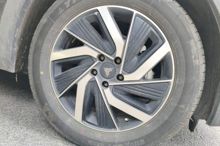 Used NETA U 2021 Pro 500 Global Edition Right Front Wheel Hub