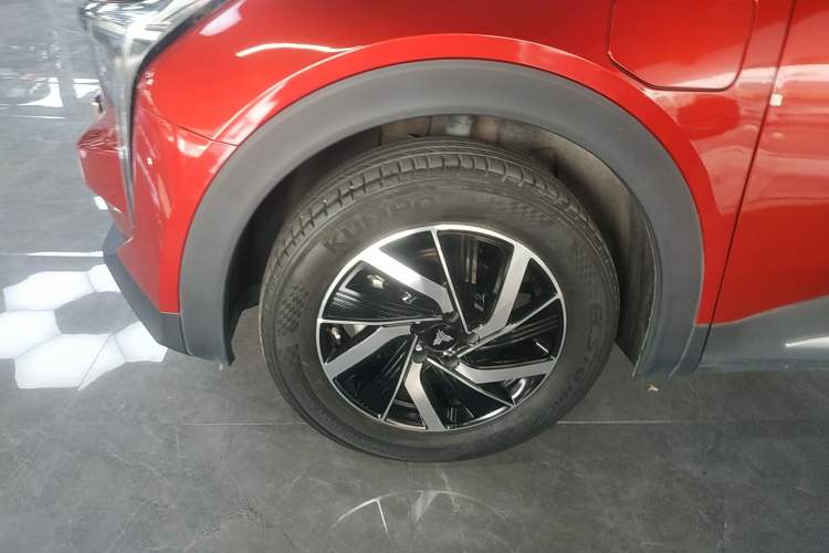 Used NETA U 2021 Pro 400 Premium Driving Edition Left Front Wheel Hub