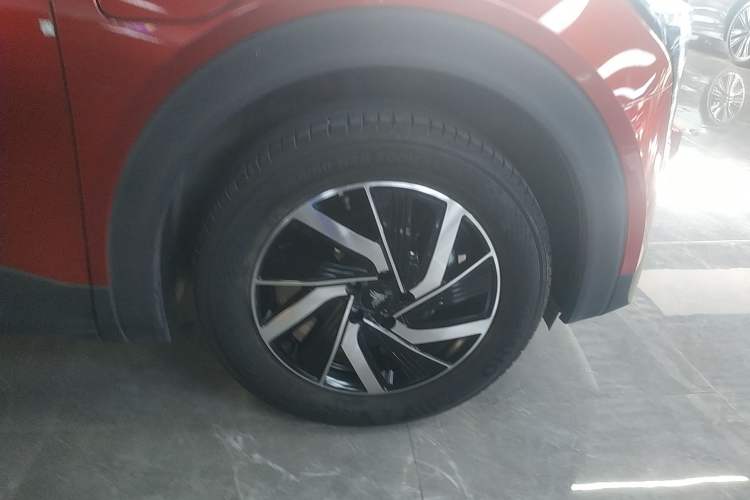 Used NETA U 2021 Pro 400 Premium Driving Edition Right Front Wheel Hub