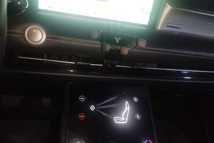 Used NETA U 2021 Pro 400 Cruiser Edition Audio And AC Panel
