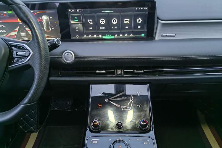 Used NETA U 2021 Pro 400 Cruiser Edition Audio And AC Panel