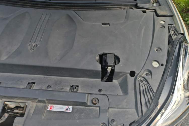 Used NETA U 2021 Pro 500 Lunar Edition Engine Bay Left