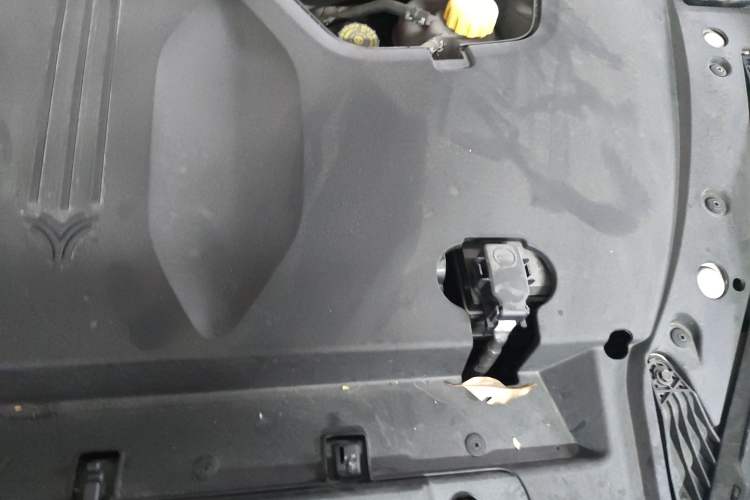 Used NETA U 2021 Pro 500 Global Edition Engine Bay Left
