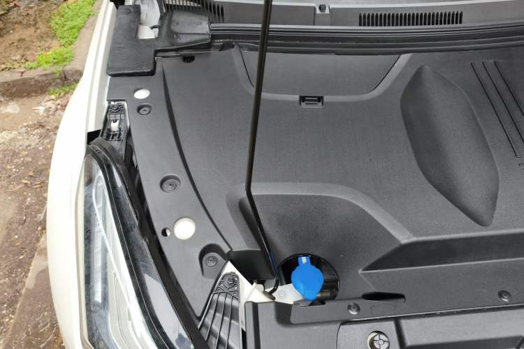 Used NETA U 2021 Pro 500 Deluxe Driving Edition Engine Bay Right