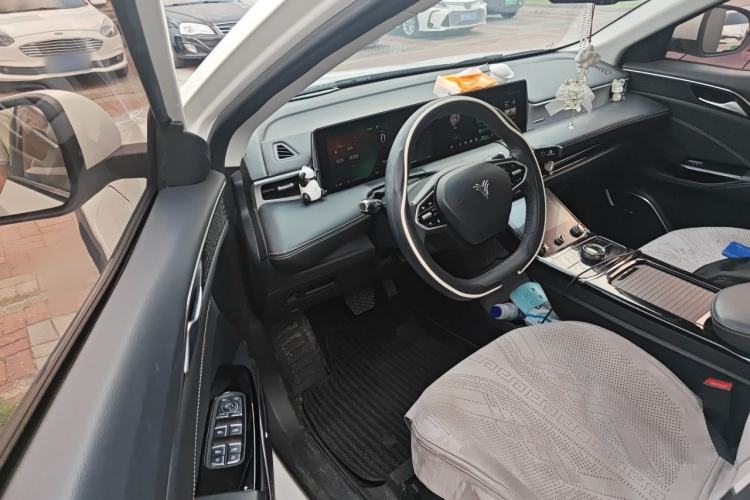 Used NETA U 2021 Pro 500 Lunar Edition Interior 3