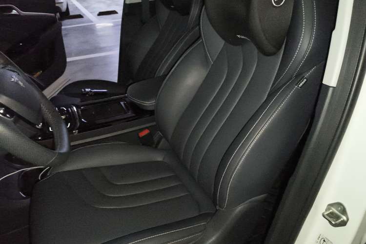 Used NETA U 2021 Pro 400 Cruiser Edition Left Front Seat