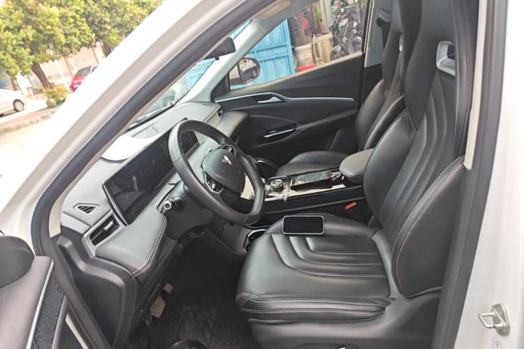 Used NETA U 2021 Pro 400 Cruiser Edition Left Front Seat