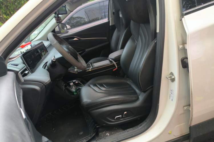 Used NETA U 2021 Pro 500 Lunar Edition Left Front Seat